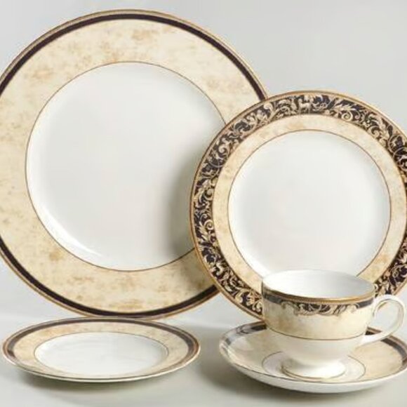 WEDGWOOD England CORNUCOPIA 1995 Bone China (Five) 5 PC Place Setting Blue Mark - Picture 1 of 11